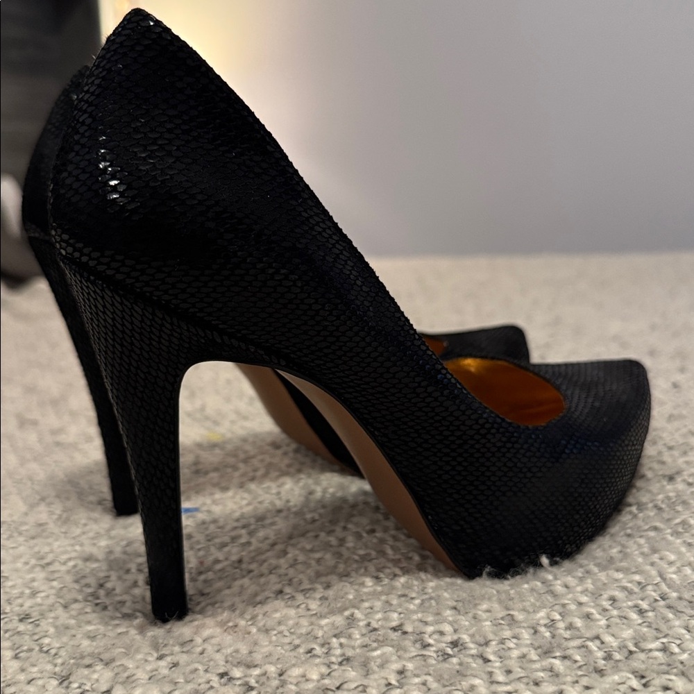 Bcbgeneration Black Textured Platform Heels Size 9 - image 5